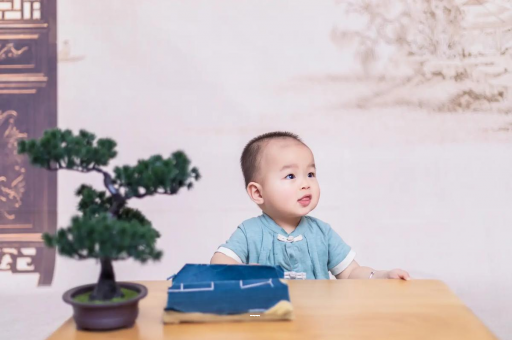 淮南宝宝摔到头第五天吐了 淮南宝宝摔到头第五天吐了